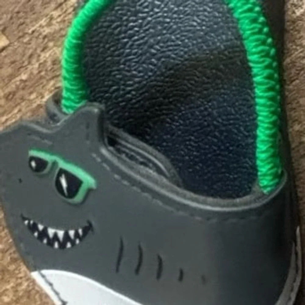SHARK‎ BAByY Toddler SANDALS SIZE 5